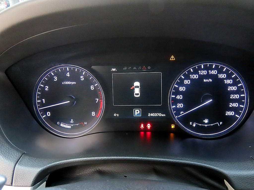 HYUNDAI Genesis - Vista 9