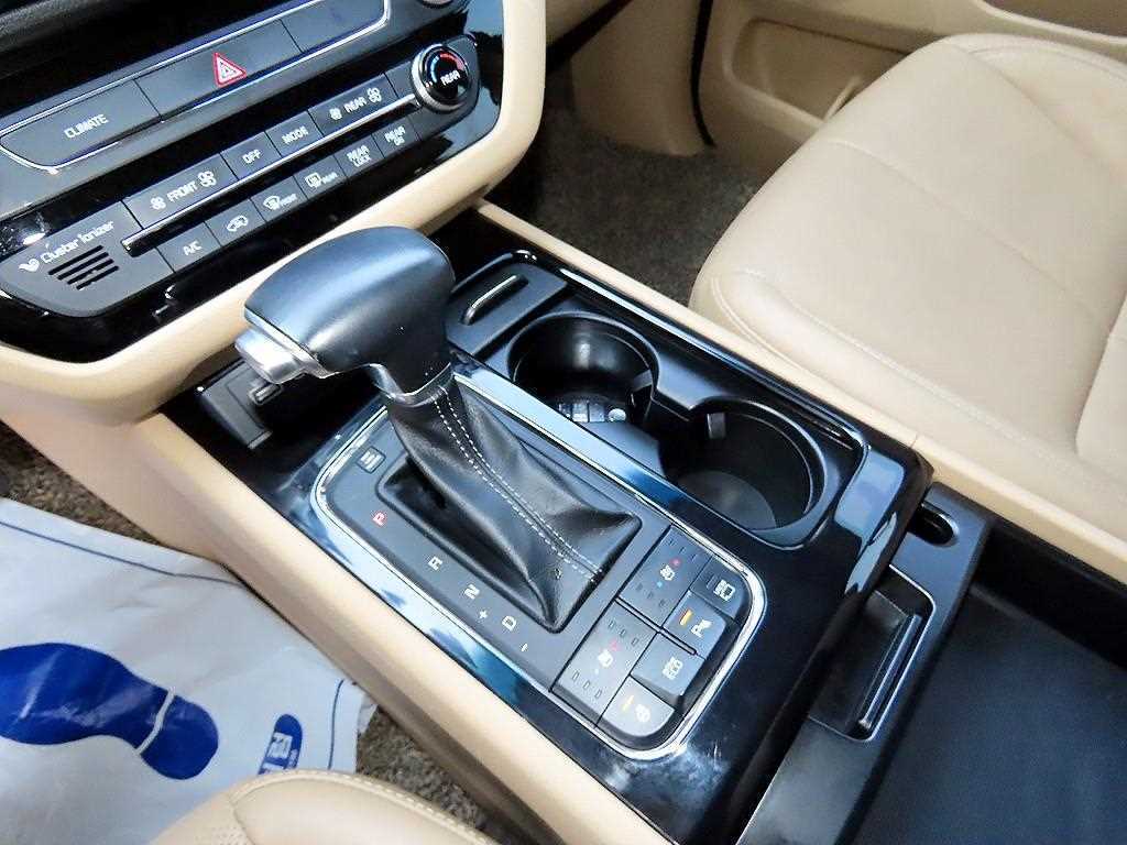 KIA Carnival - Vista 11