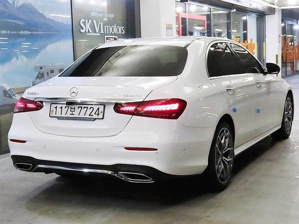 Mercedes Benz E class - Vista 4