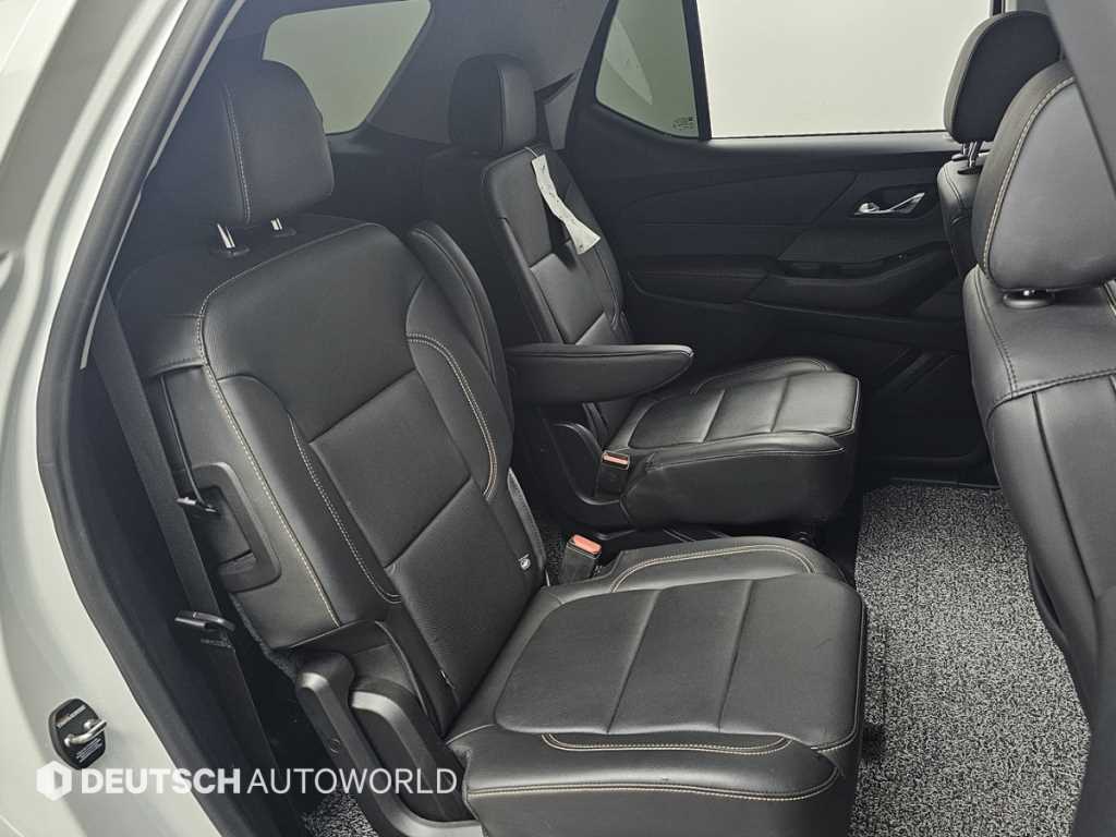 Chevrolet Travers - Vista 12