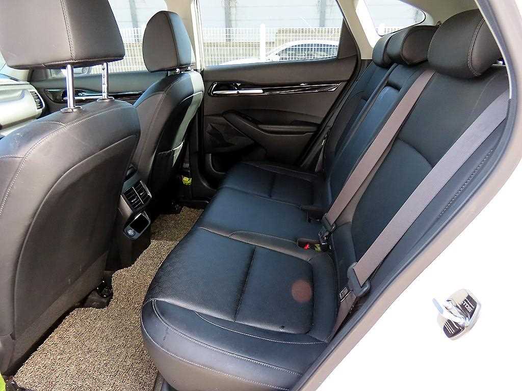 KIA Seltos - Vista 6