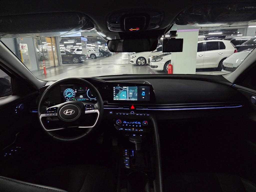 HYUNDAI Avante - Vista 6