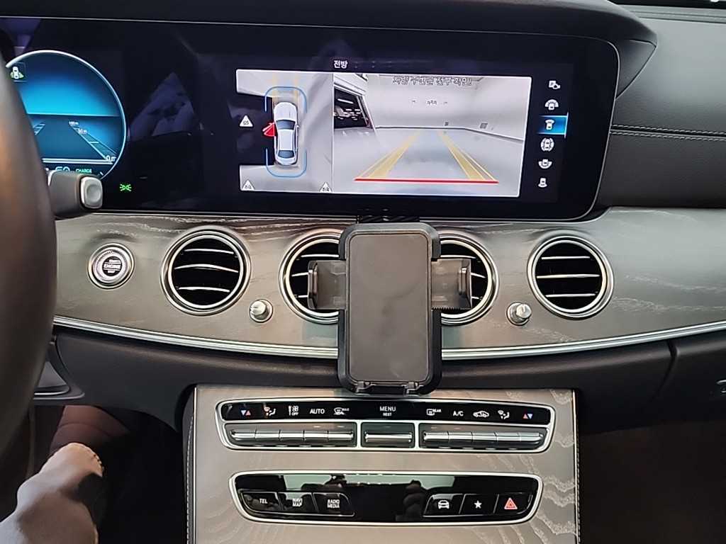 Mercedes Benz E class - Vista 10