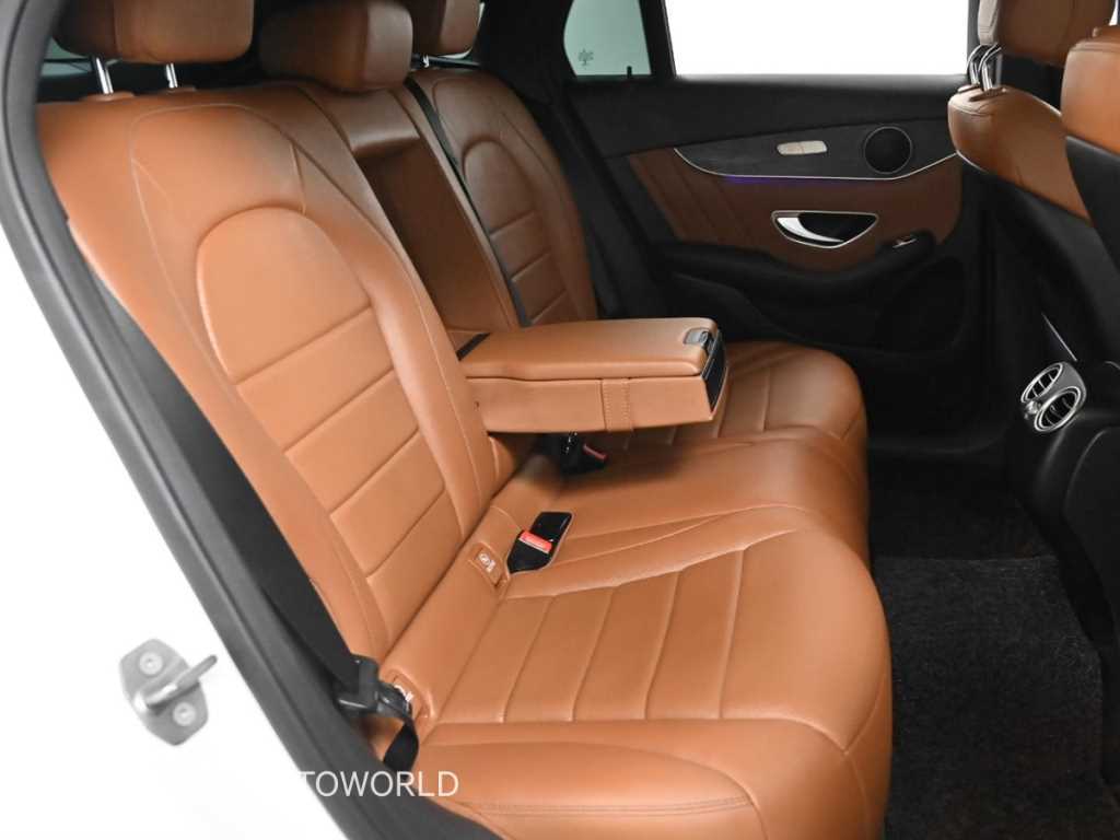 Mercedes Benz GLC Class - Vista 12