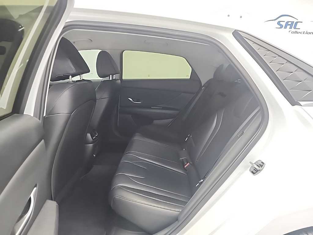 HYUNDAI Avante - Vista 12