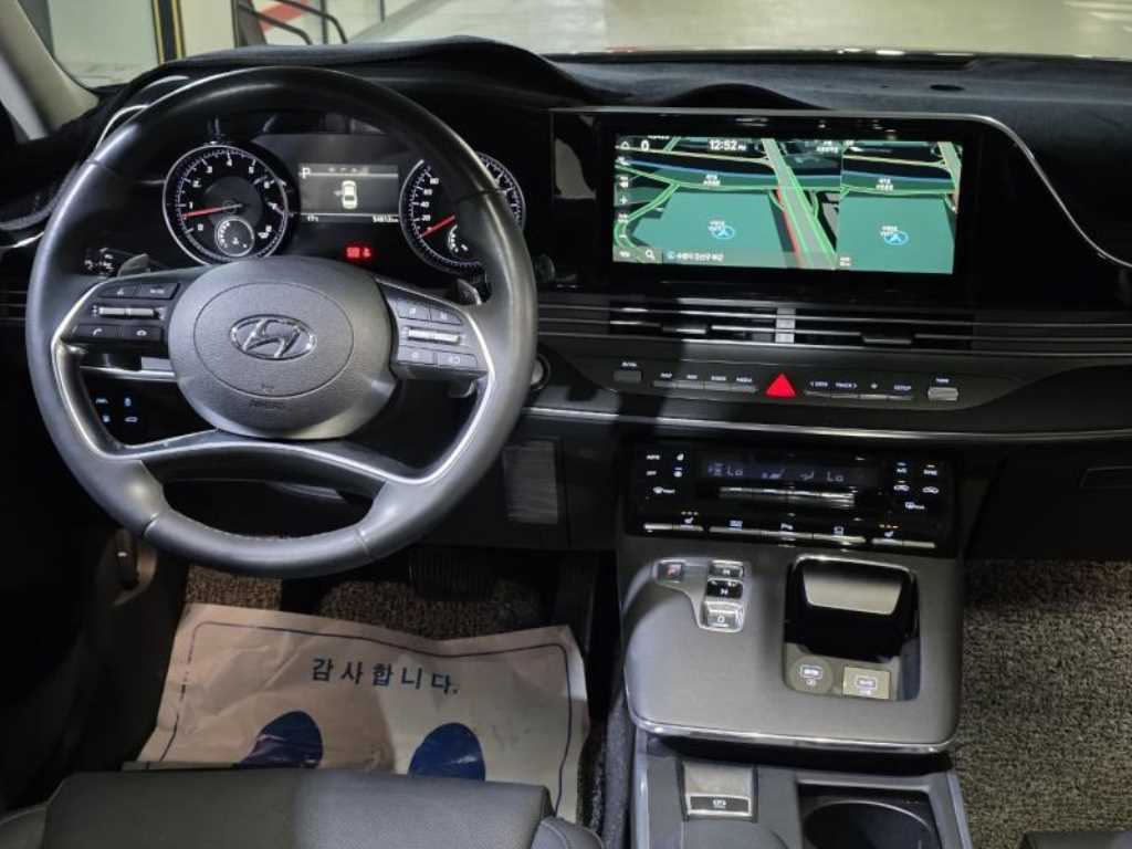 HYUNDAI Grandeur - Vista 10