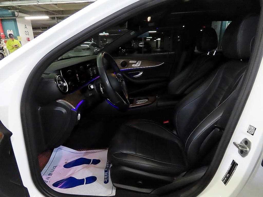 Mercedes Benz E class - Vista 6