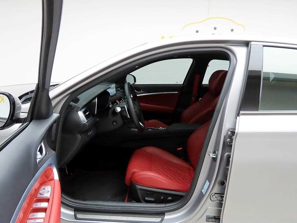 Genesis G70 - Vista 12