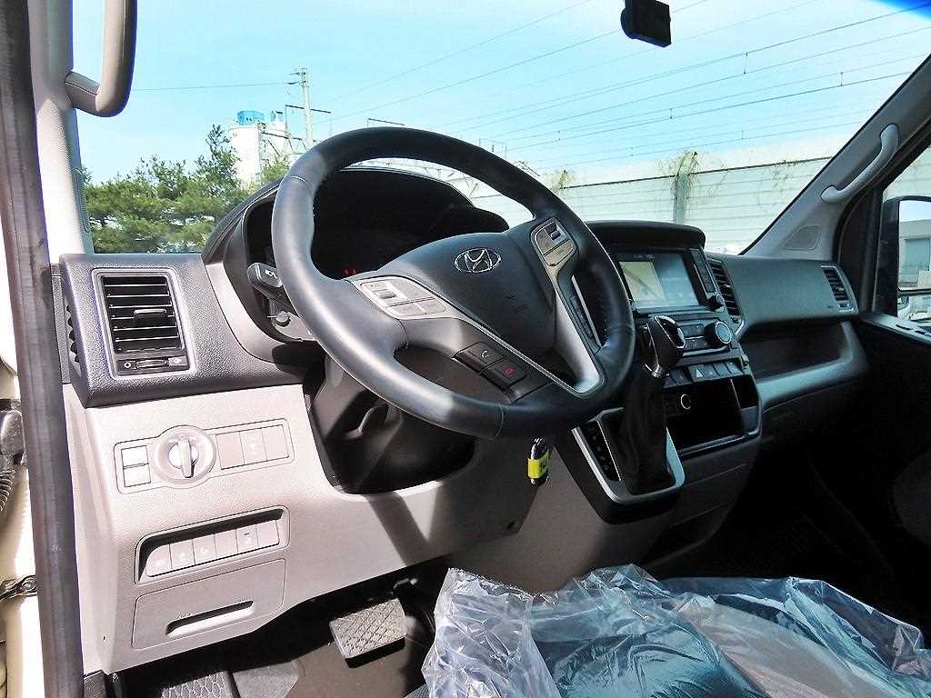 HYUNDAI Solati - Vista 7