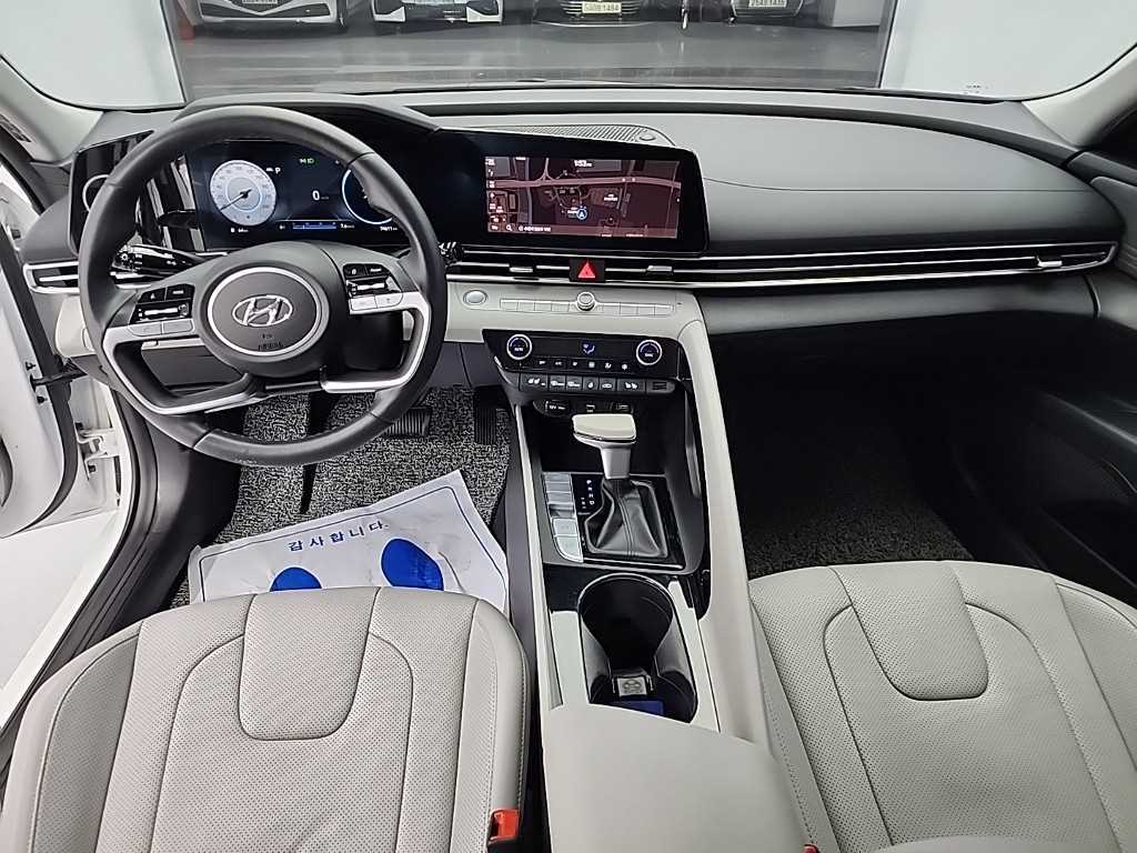 HYUNDAI Avante - Vista 7