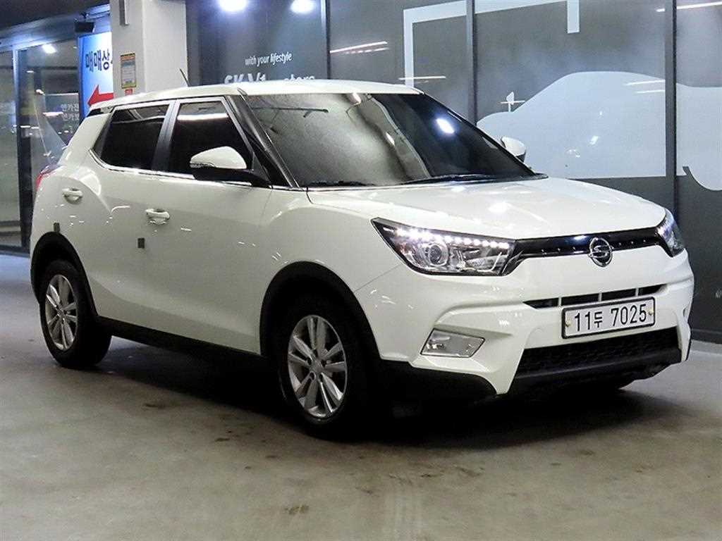Ssangyong Tivoli 2015 Blanco - Importación desde Corea - HF Imports Iquique - Foto 1