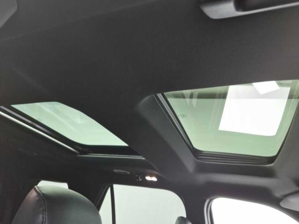 Ford Explorer - Vista 10