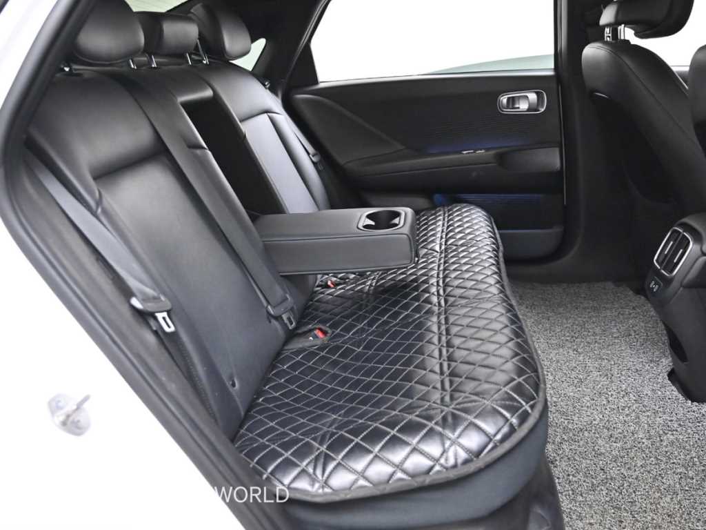 HYUNDAI Ioniq 6 - Vista 12