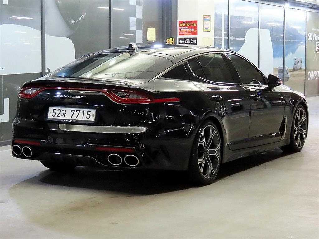 KIA Stinger - Vista 4