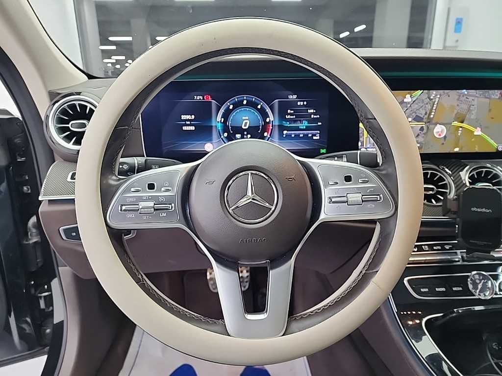 Mercedes Benz CLS Class - Vista 9