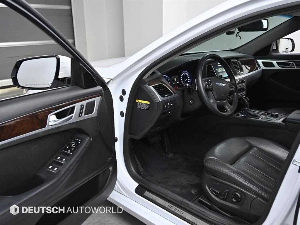 HYUNDAI Genesis - Vista 11