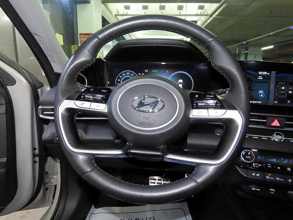 HYUNDAI Avante - Vista 8