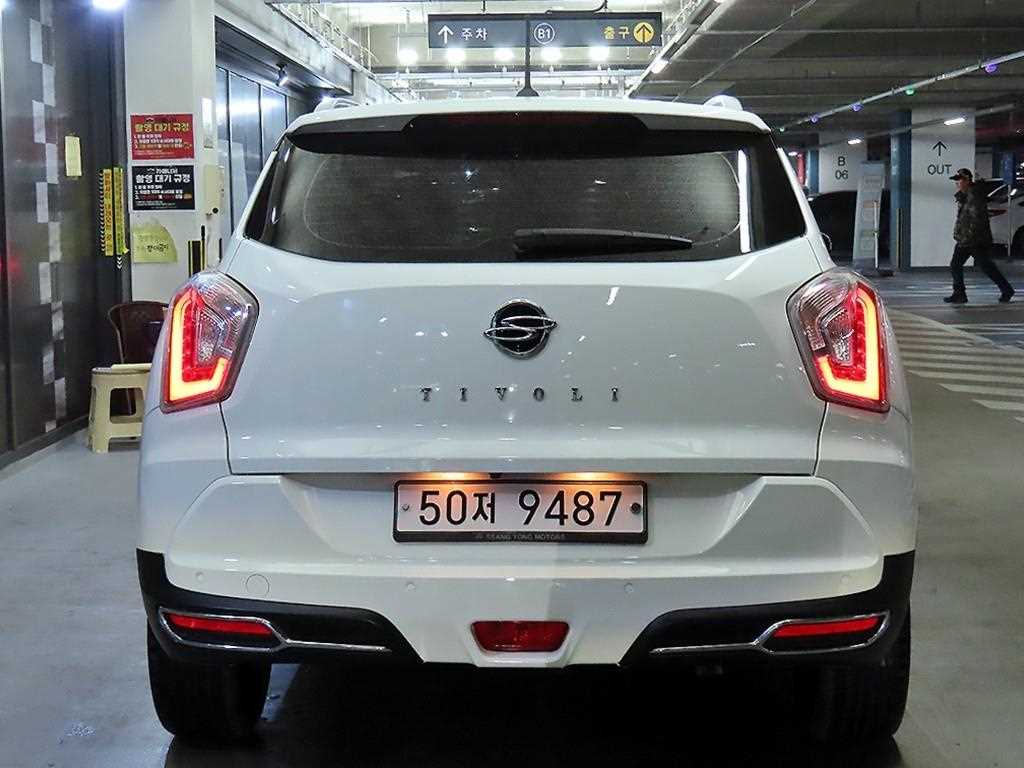 Ssangyong Tivoli - Vista 5