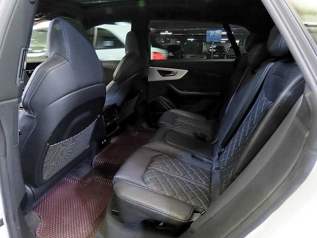 Audi Q8 - Vista 7