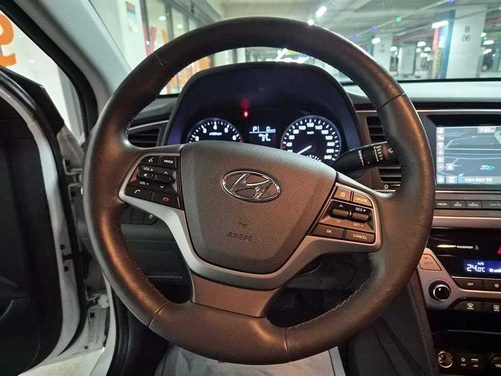 HYUNDAI Avante - Vista 8