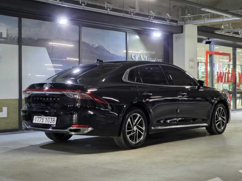 HYUNDAI Grandeur - Vista 4