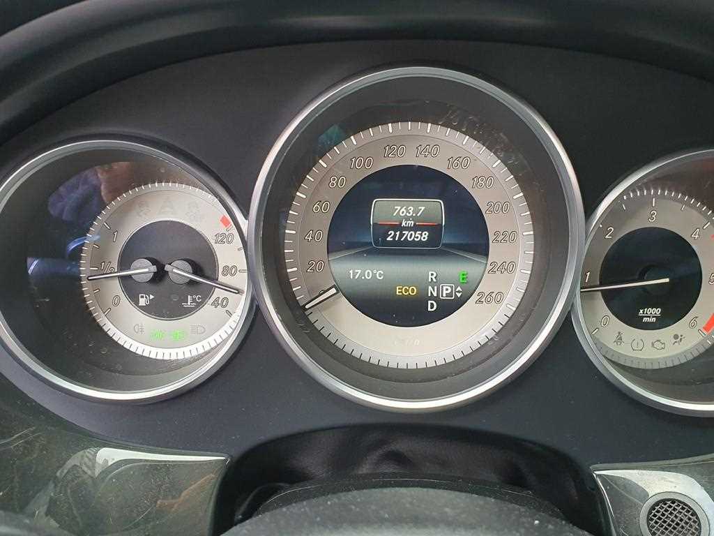 Mercedes Benz CLS Class - Vista 10