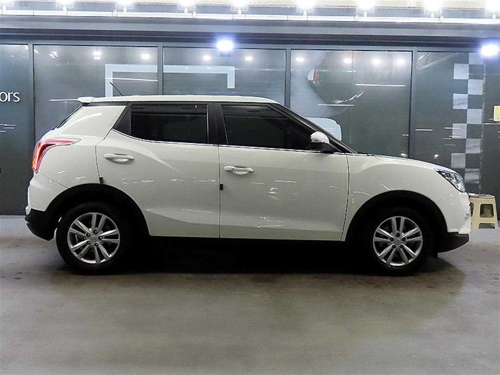 Ssangyong Tivoli - Vista 3