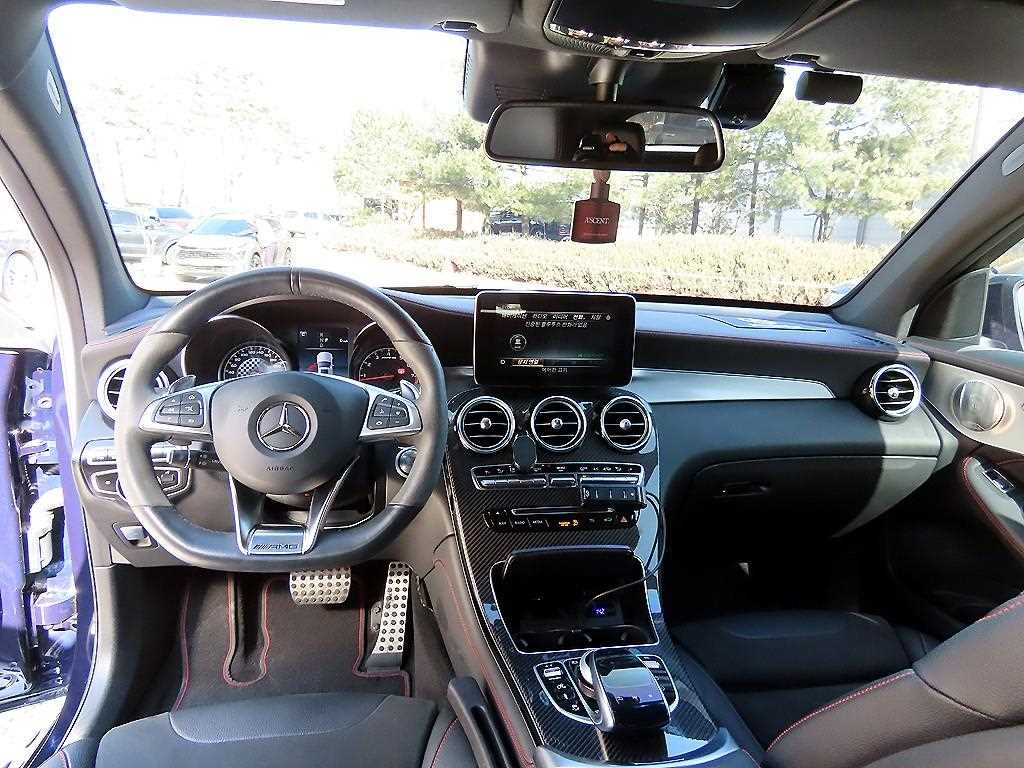 Mercedes Benz GLC Class - Vista 7