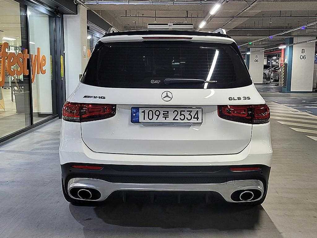 Mercedes Benz GLB Class - Vista 5