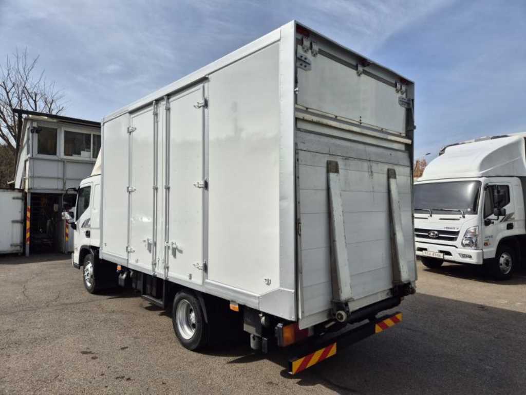 medium and large cargo truck - Vista 4