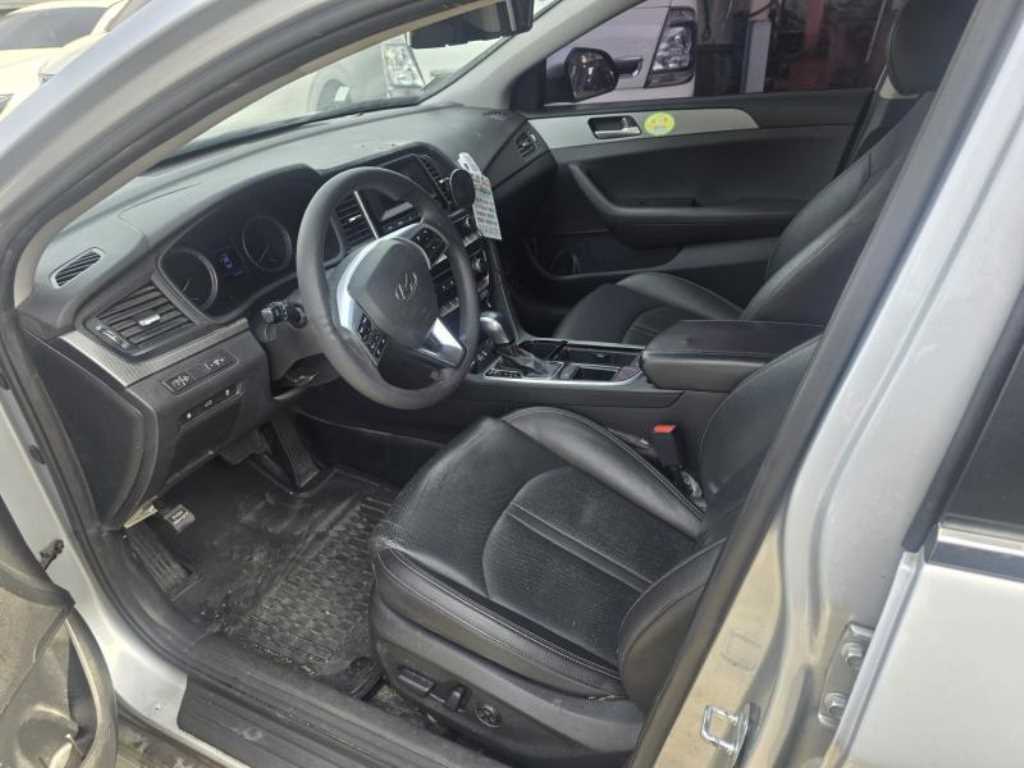 HYUNDAI Sonata - Vista 10