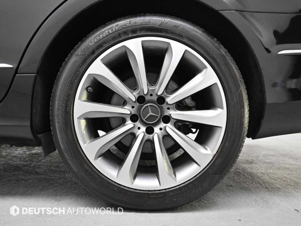 Mercedes Benz CLS Class - Vista 6