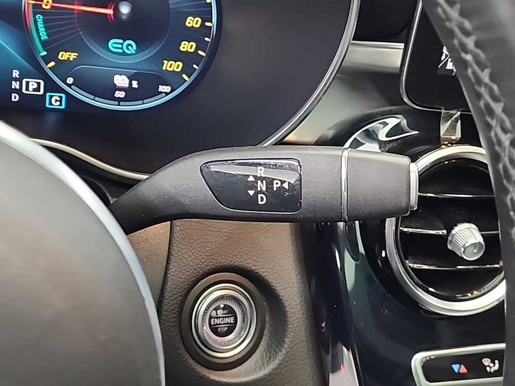 Mercedes Benz GLC Class - Vista 8