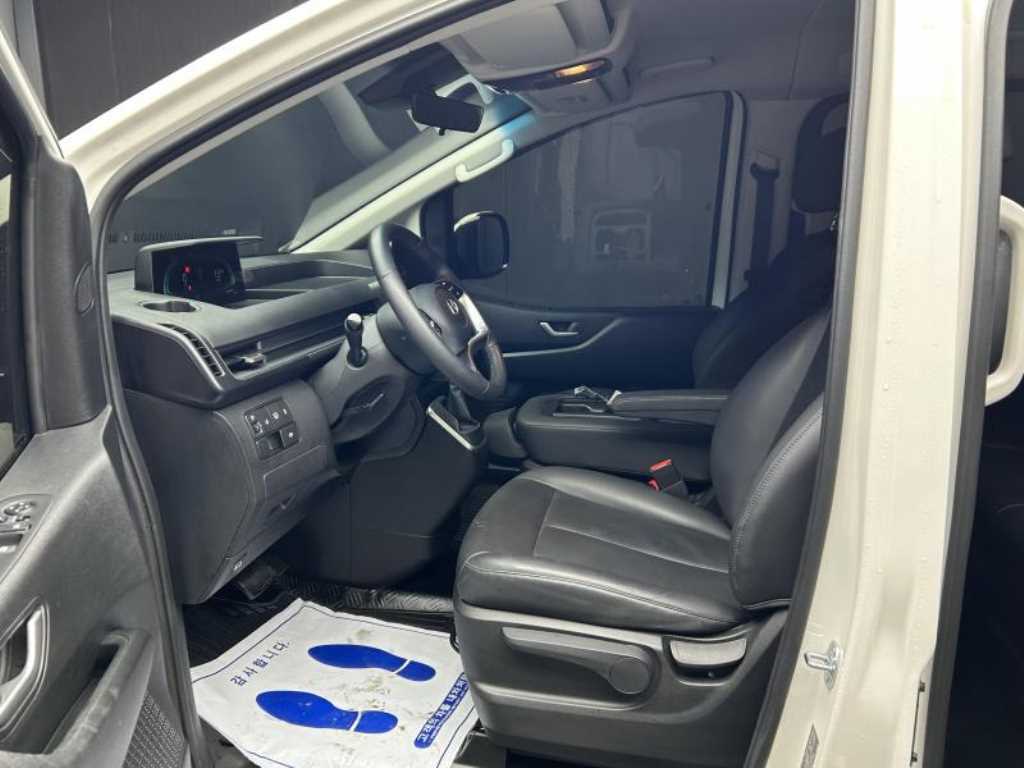 HYUNDAI Staria - Vista 6