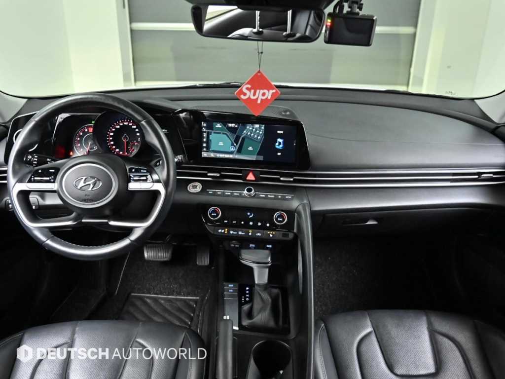 HYUNDAI Avante - Vista 7