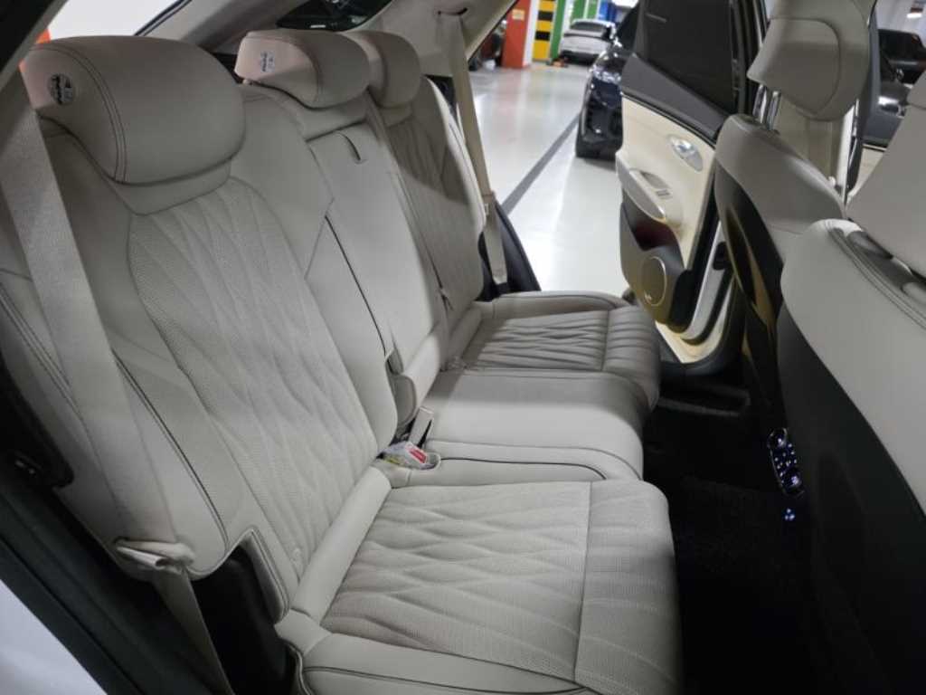 Genesis GV70 - Vista 10