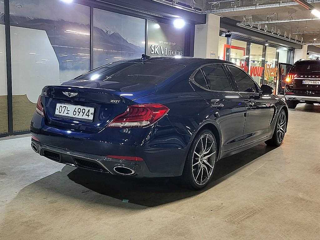 Genesis G70 - Vista 4