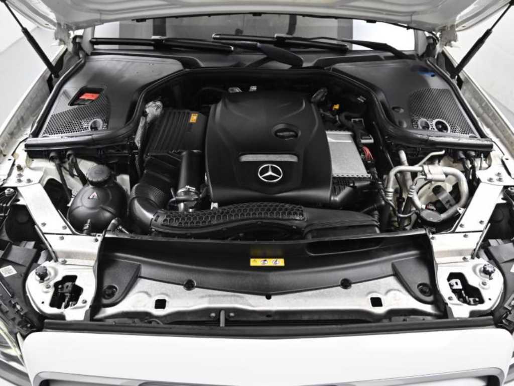 Mercedes Benz E class - Vista 6