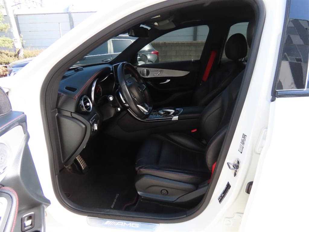 Mercedes Benz GLC Class - Vista 5