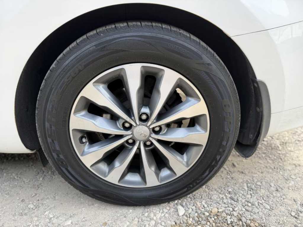KIA Carnival - Vista 7