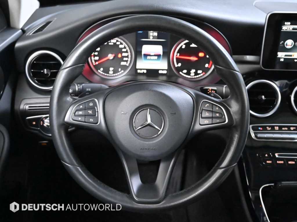 Mercedes Benz C Class - Vista 11