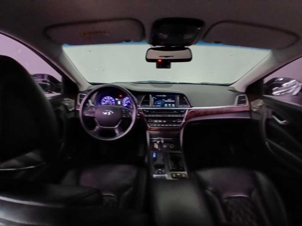 HYUNDAI Aslan - Vista 7