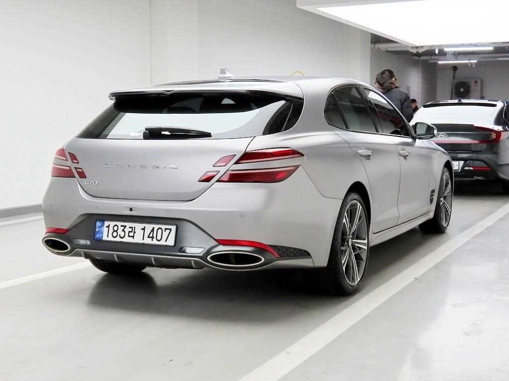 Genesis G70 - Vista 4