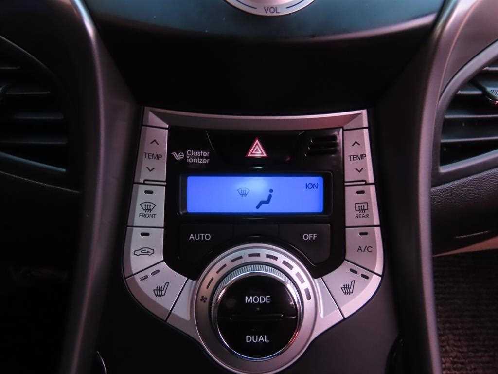 HYUNDAI Avante 2012 Plateado - Importación desde Corea - HF Imports Iquique - Foto 15