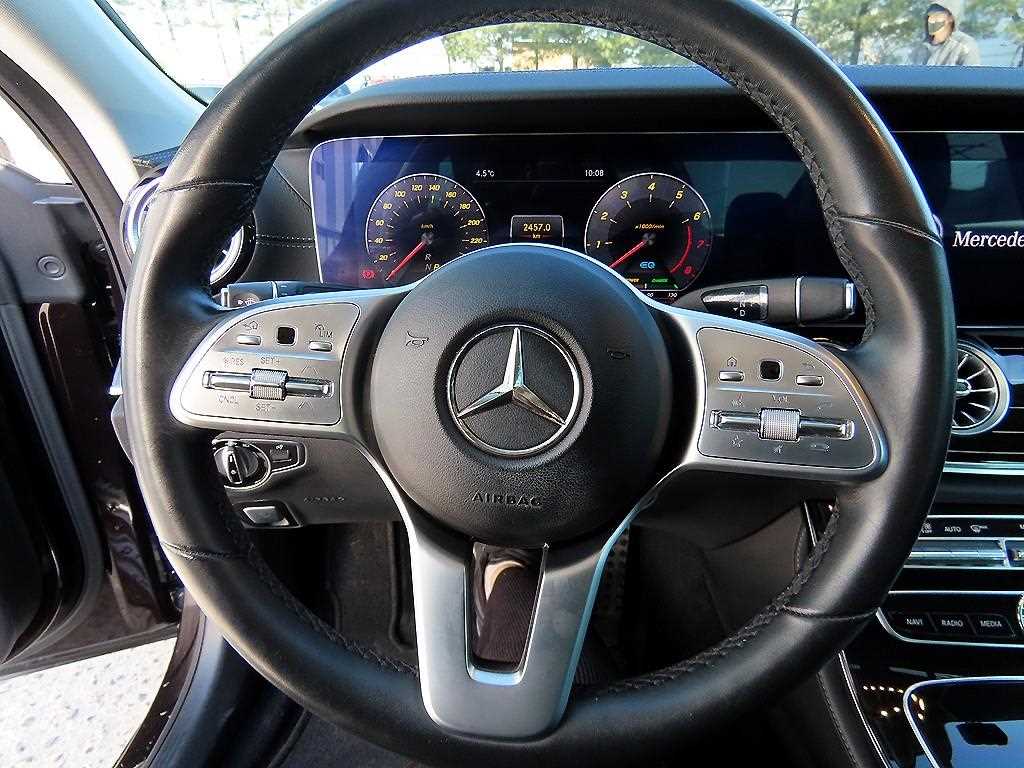 Mercedes Benz CLS Class - Vista 8