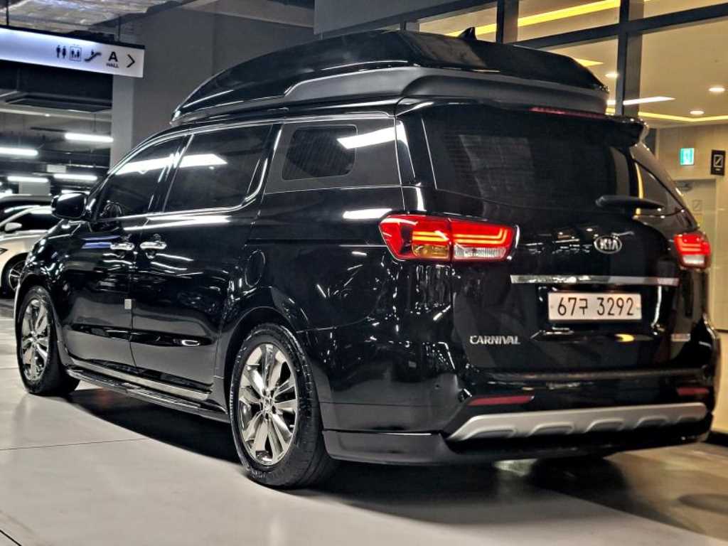 KIA Carnival - Vista 3