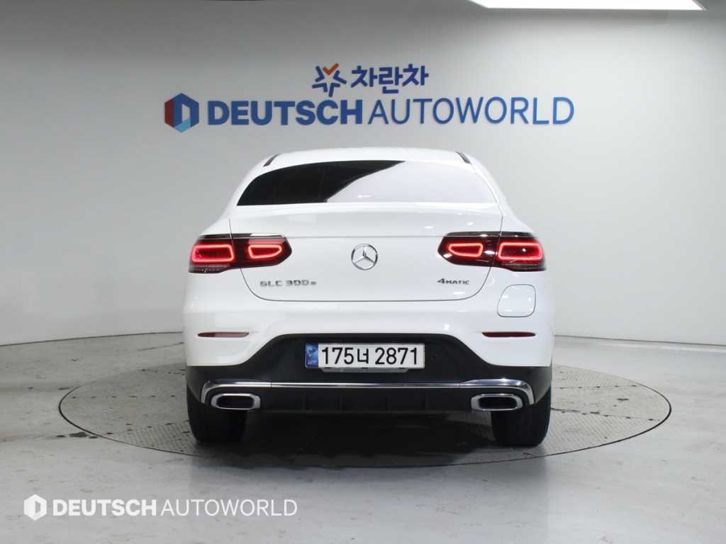 Mercedes Benz GLC Class - Vista 4