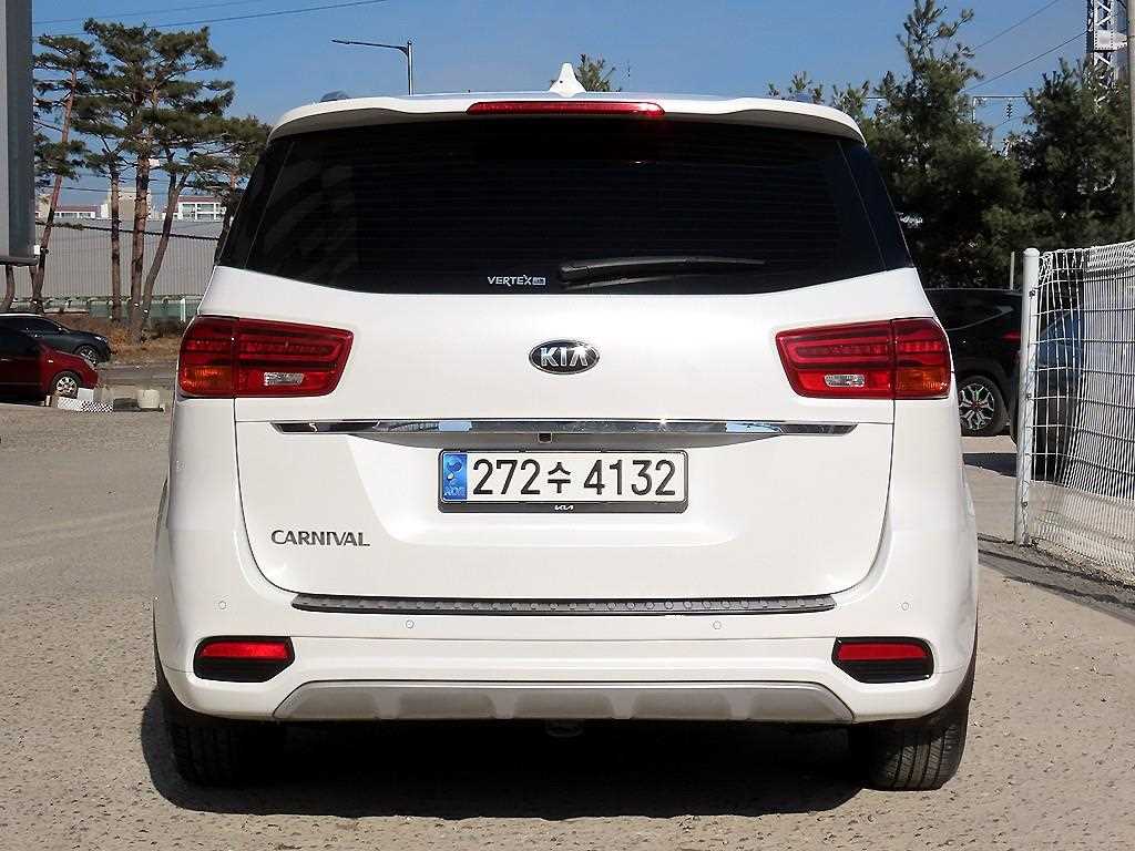 KIA Carnival - Vista 4