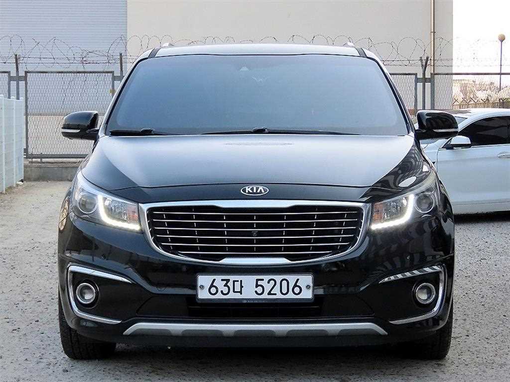 KIA Carnival 2018 Negro - Importación desde Corea - HF Imports Iquique - Foto 1