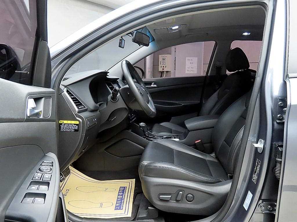 HYUNDAI Tucson - Vista 5